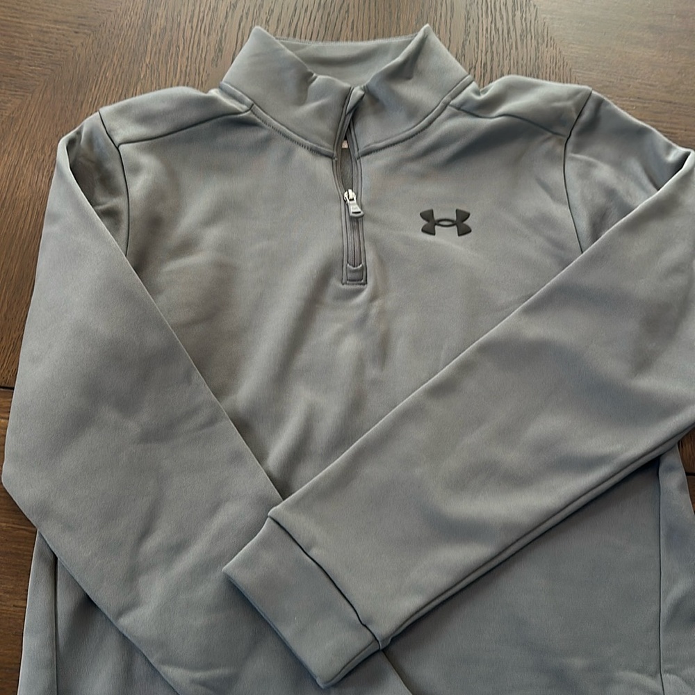 NWOT Under armor youth XL charcoal gray performance quarter zip sweater